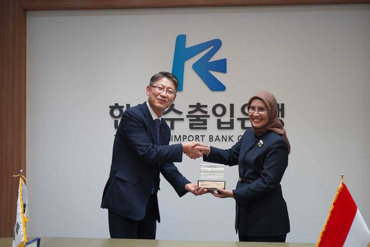 Kerja sama PIS dengan Korea Eximbank.