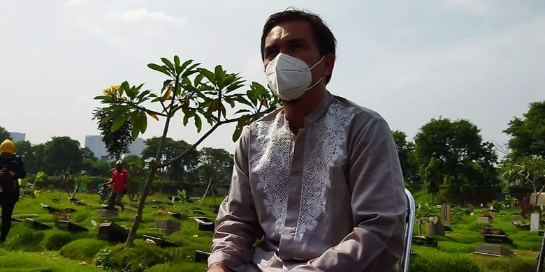 Tenangkan Anaknya yang Kejang Menyaksikan Rina Gunawan Meninggal Dunia, Teddy Syach: Bunda Milik Allah
