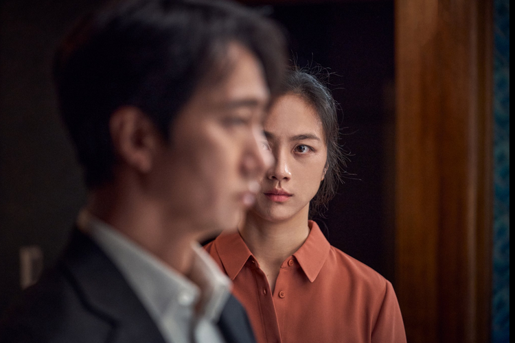 Film Decision to Leave karya sutradara Park Chan Wook mendapat nominasi Best Picture (Non-English) di Golden Globe Awards 2023.