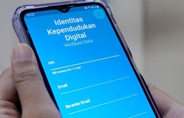 Identitas Kependudukan Digital (IKD). Media sosial mengeklaim, aturan baru mengharuskan masyarakat mengaktivasi IKD sebelum urus KTP, KK, KIA, dan akta-akta.