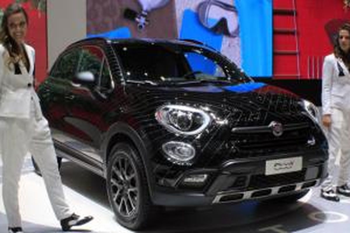 Sosok  500x Black Tie jadi andalan Fiat di Geneva Motor Show 2015.