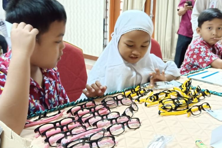 Anak Mata Minus Potensi 3 Kali Lebih Besar Tidak Naik Kelas