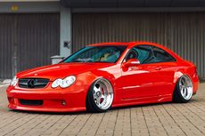 Mercedes-Benz CLK W209 Tampil Ganteng dengan Gaya Stance