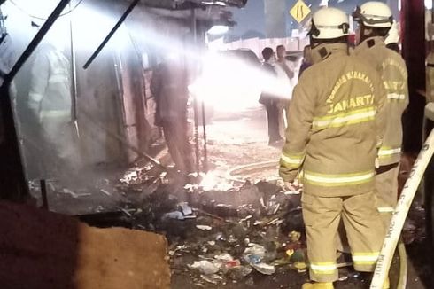 Toko Bunga di Duren Sawit Terbakar, Diduga karena Orang Gangguan Jiwa Bakar Sampah