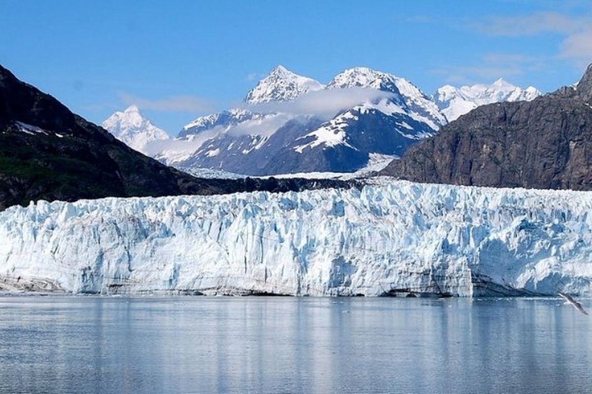Gletser di Gunung Everest yang mencair mengungkapkan hal-hal misterius yang ada dibawah permukaan es.