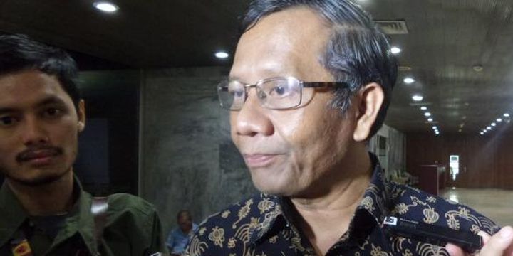 Mantan Ketua Mahkamah Konstitusi (MK) Mahfud MD di Kompleks Parlemen, Senayan, Jakarta, Rabu (18/1/2017).