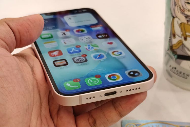 Bagian bingkai bawah iPhone 17e.