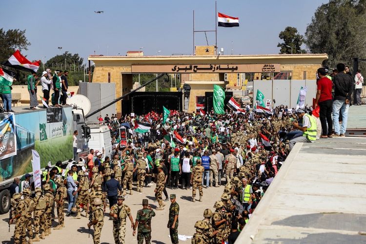 Ratusan Aktivis Pro-Palestina Berusaha Tembus Blokade Israel Menuju Gaza