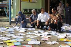 Kunjungi Sekolah Korban Banjir, Mendikbud Janji Perbaiki Fasilitas yang Rusak