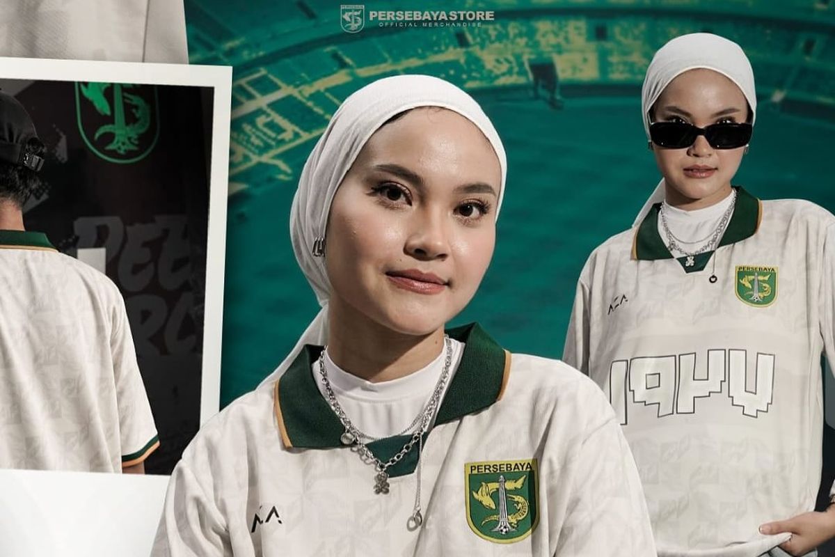Salah satu koleksi Persebaya Store untuk Ramadhan dan Lebaran tahun ini.
