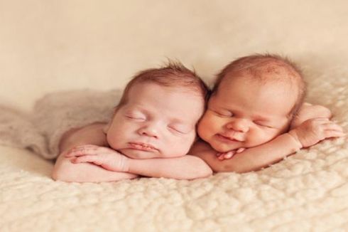 Bayi Kembar Ini Lahir Selisih 15 Menit, tapi Tahunnya Beda