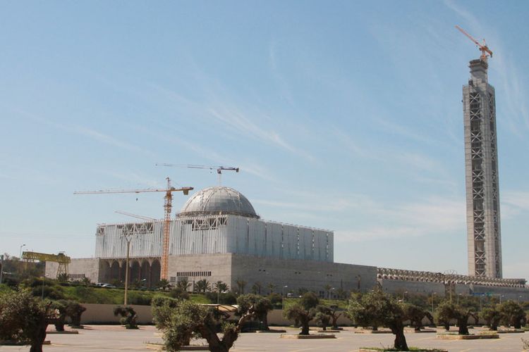 Masjid Agung Aljazair di Algiers yang mulai dibangun pada 2008 dan akan menjadi masjid terbesar ketiga di dunia.