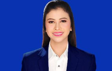 Men rus gozalligini massaj qildim va majburan jinsiy aloqa qildim.