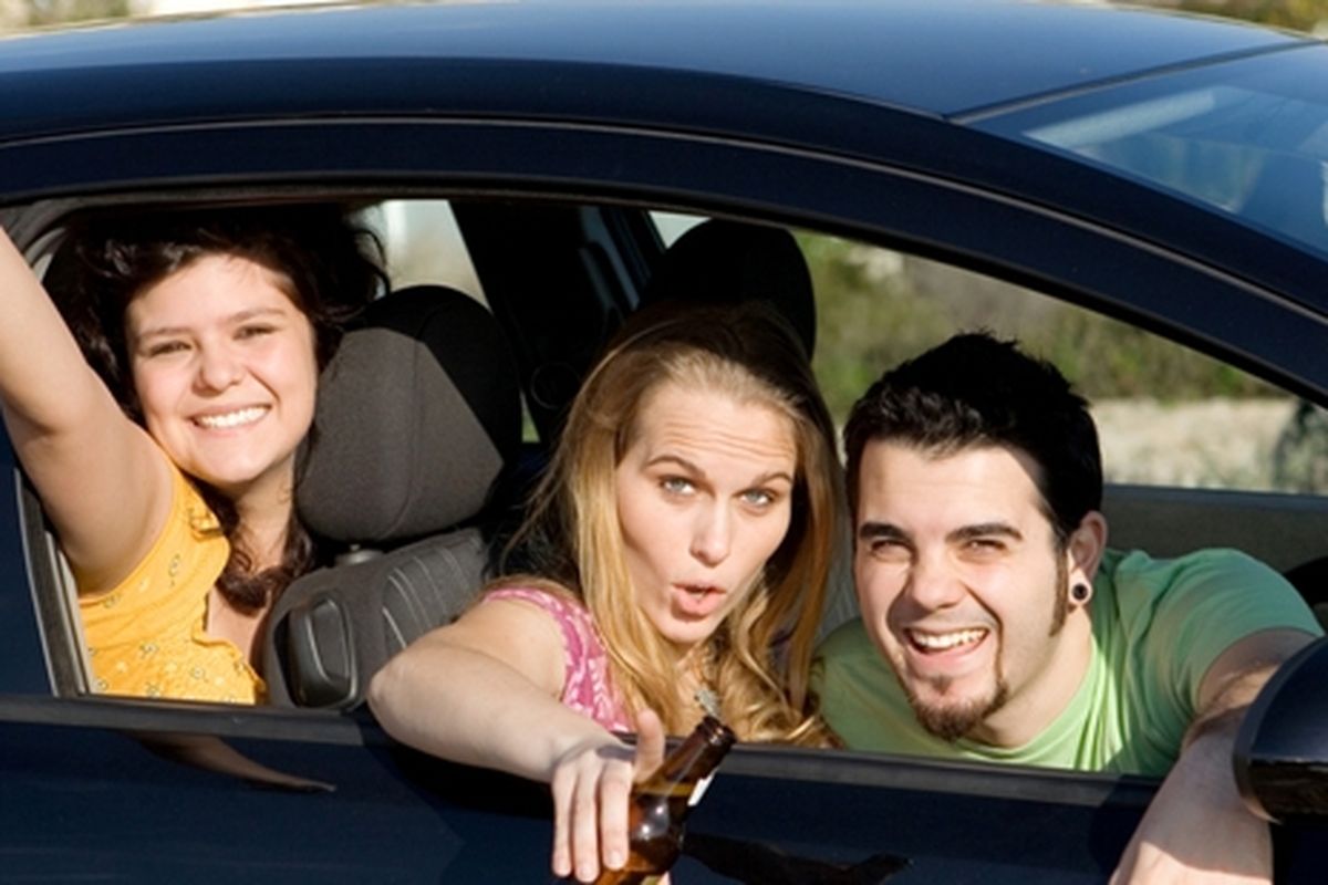 (ilustrasi) Remaja makin sedikit mabuk sambil mengemudi, tapi jumlahnya masih besar.