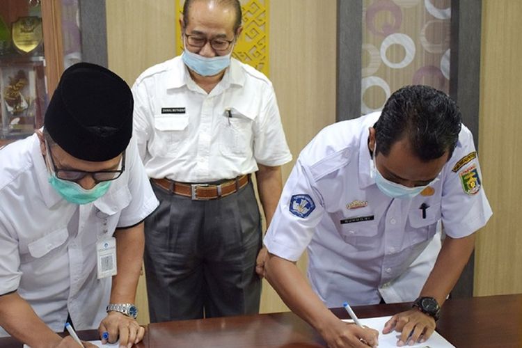 Penandatanganan kerjasama antara Polinela dengan SMK Unggul Terpadu Lampung Tengah, demi tingkatkan pengembangan SMK yang sesuai kebutuhan industri.