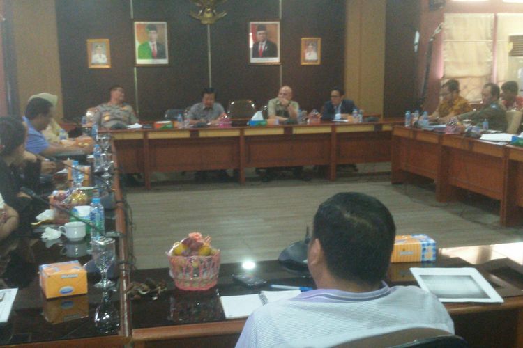 Rapat koordinasi terkait penertiban tambang ilegal di kantor DPRD Kepulauan Bangka Belitung, Kamis (6/11/2019). 