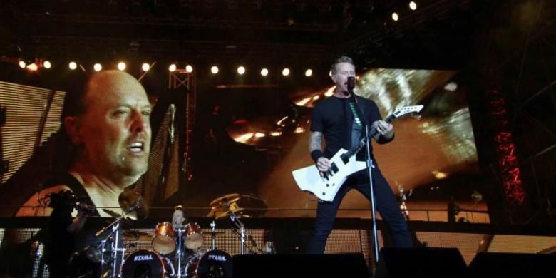 Kelompok musik Metallica menggebrak Jakarta dalam konsernya di Stadion Utama Gelora Bung Karno, Senayan, Jakarta Pusat, Minggu (25/8/2013) malam.