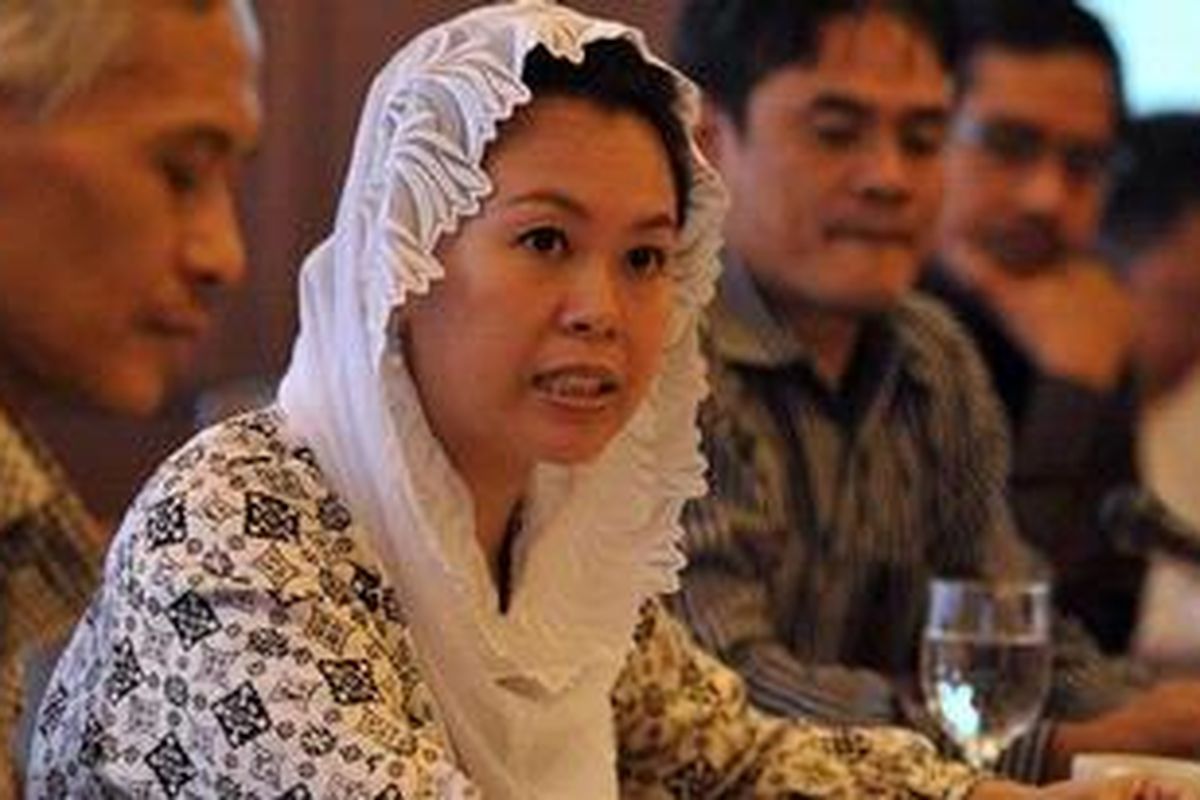  Yenny Wahid (kedua kiri) 