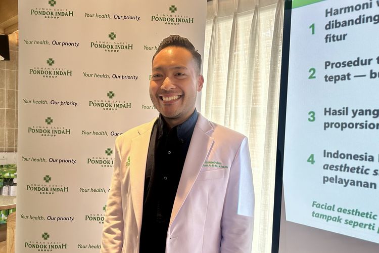 Dokter Spesialis Bedah Plastik Rekonstruktif dan Estetik RS Pondok Indah – Pondok Indah, dr. Alexander Perkasa-Hendropriyono, Sp.B.P.R.E., M.Ked.Klin dalam Media Discussion RS Pondok Indah, di Jakarta Selatan, Senin (30/3/2026).