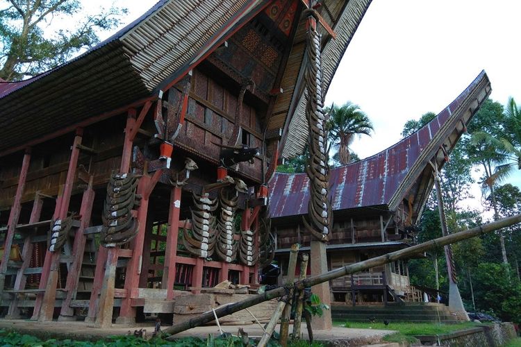 Tongkonan, rumah adat Sulawesi Selatan.