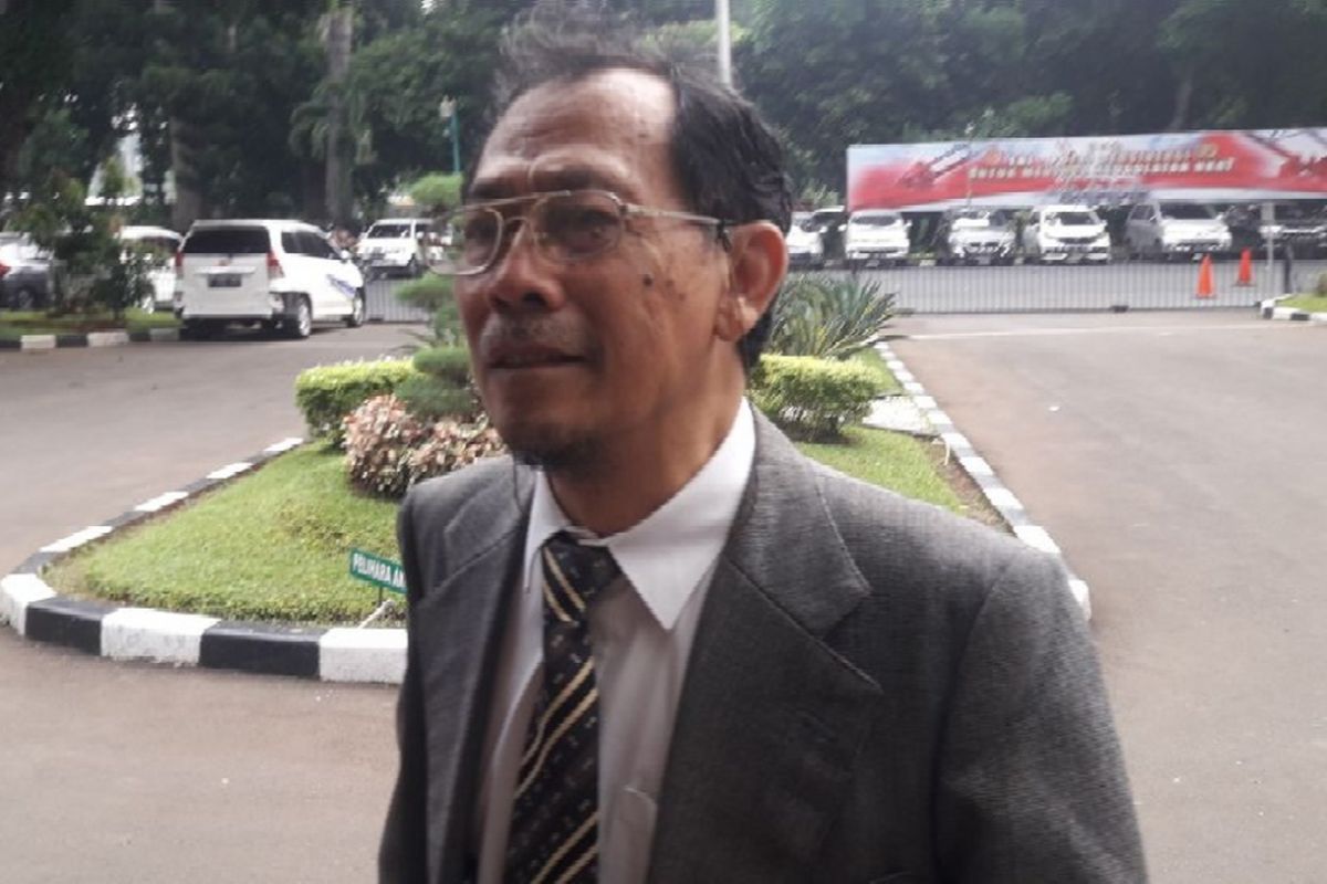 Sri Bintang Pamungkas usai menjalani pemeriksaan di Mapolda Metro Jaya, Kamis (19/4/2018).