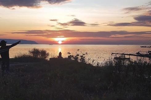 Berburu Matahari Terbenam di Pantai Nanga Lirang NTT