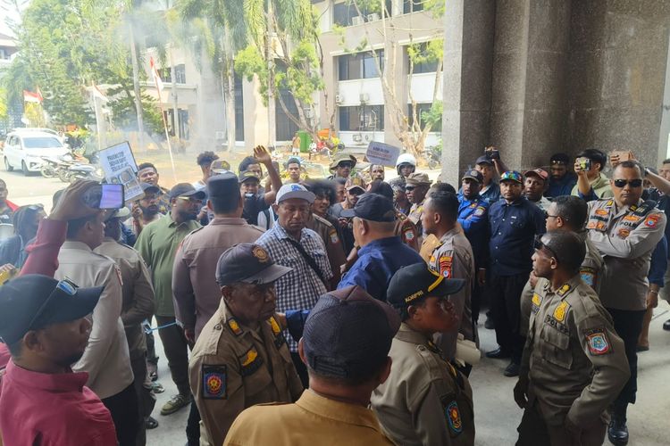 Demo Tolak MBG, Mahasiswa Ancam Akan Bawa Massa dan Korban Keracunan ke Kantor Gubernur PBD