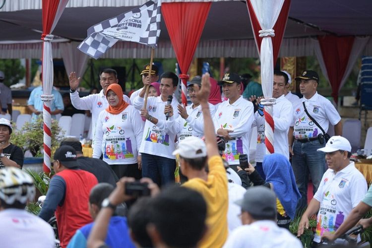 Gowes Pesona Nusantara kembali digelar setelah sempat diliburkan karena Hari Raya Idul Fitri. Kali ini, kegiatan digelar di Lombok Barat, Nusa Tenggara Barat, Sabtu (8/7/2017).
