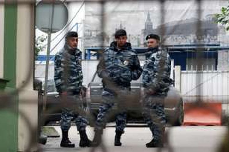 Polisi Rusia menggerebek para pengkut sekte terlarang Aum Shinrikyo, Jepang, di Moskwa dan St Petersburg.