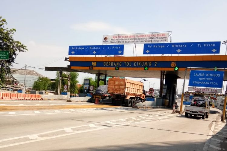 Jasa Marga lakukan pembongkaran dan perbaikan lajur di sisi Gerbang Tol Cikunir 2 menuju Pondok Indah .