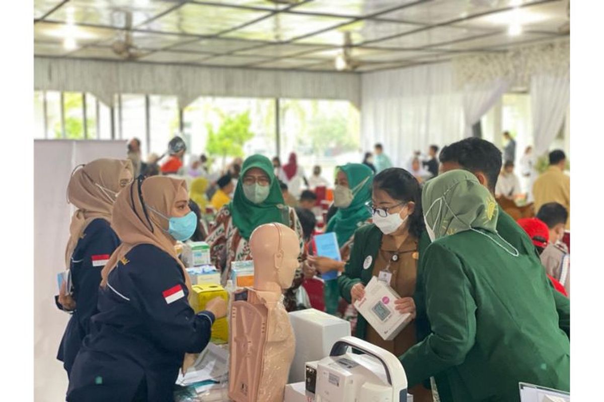 Hanafi Kreasi Group menyediakan alat kesehatan seperti pemeriksa tekanan darah, ultrasonografi (USG) beserta alat cetak dan trolley, boneka cardiopulmonary resuscitation (CPR), dan timbangan badan. 

