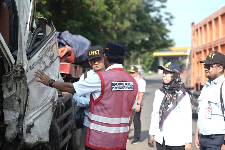 Kemenhub tinjau lokasi kejadian kecelakaan truk di Tol Cipularang