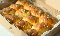 Mencicipi Roti Sobek Korea Favorit Lee Min-ho, Roti Lembut seperti Awan Bikinan Andnic Patisserie 