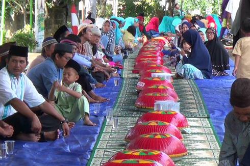 Tradisi Nganggung di Pangkal Pinang Ajarkan Semangat Gotong Royong