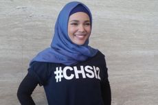 Dewi Sandra Belanja Hijab di Pasar Tanah Abang
