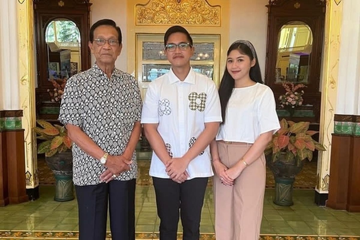 Tangkapan layar foto Sultan dan Kaesang yang banyak dikomentari netizen, Senin (15/1/2024)