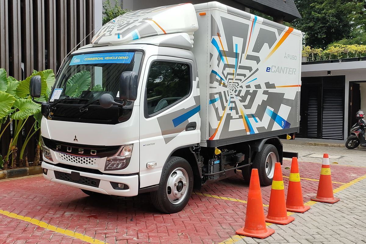 Truk listrik Mitsubishi Fuso eCanter