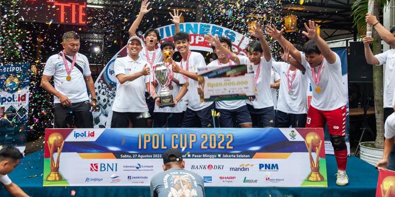 Tim futsal Rumah Sakit (RS) Premier Bintaro menjadi juara pertama Turnamen IPOL Cup 2022 di TIBI Futsal, Pasar Minggu, Jakarta Selatan, Sabtu (27/8/2022).