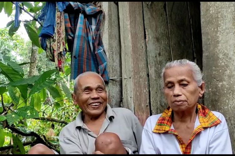 Pasangan Lansia Hidup Bahagia Puluhan Tahun Di Tengah Hutan