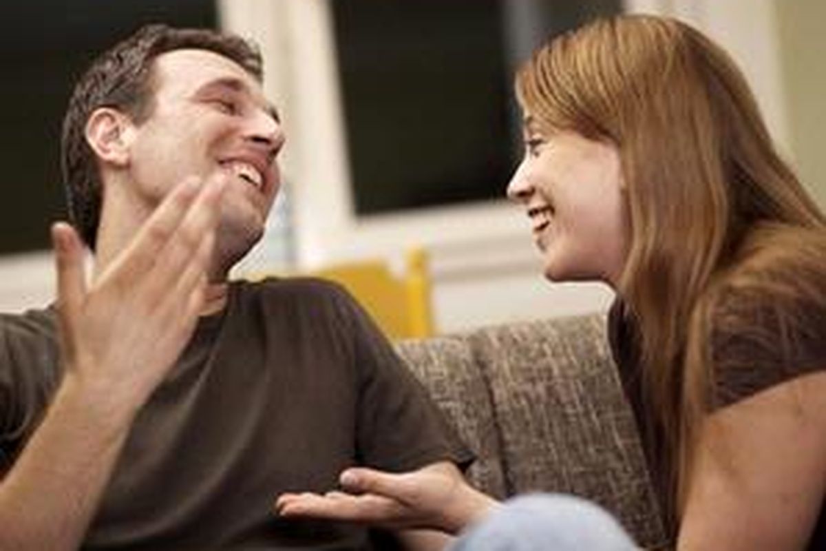 Otak pria memproduksi serotonin 52 persen lebih banyak daripada otak wanita. Jangan heran ia bisa lebih mudah melupakan stres.