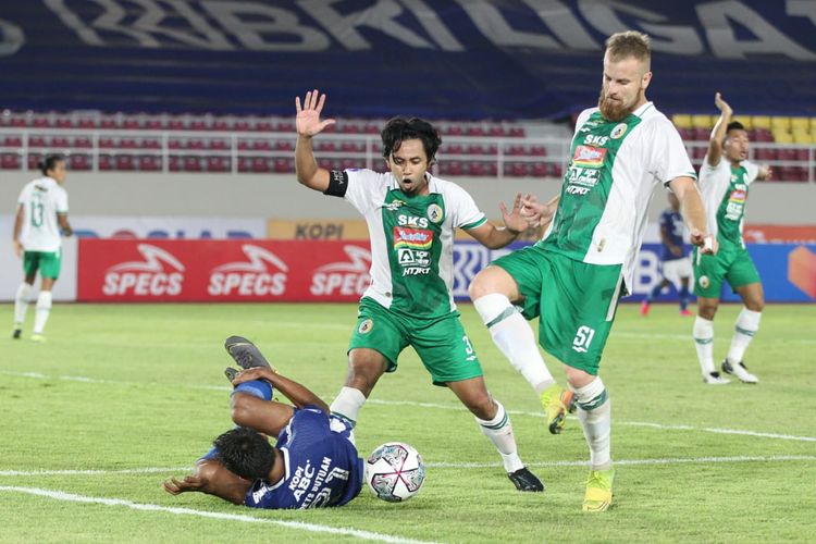 Pemain belakang PSS Sleman, Mario Maslac, saat beraksi dalam duel menghadapi Persib pada pekan kedelapan Liga 1 2021-2022, Jumat 22 Oktober 2021.