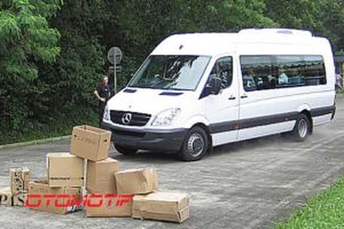 Sprinter menjadi mikrobus andalan Mercedes-Benz Indonesia di segmen komersial.