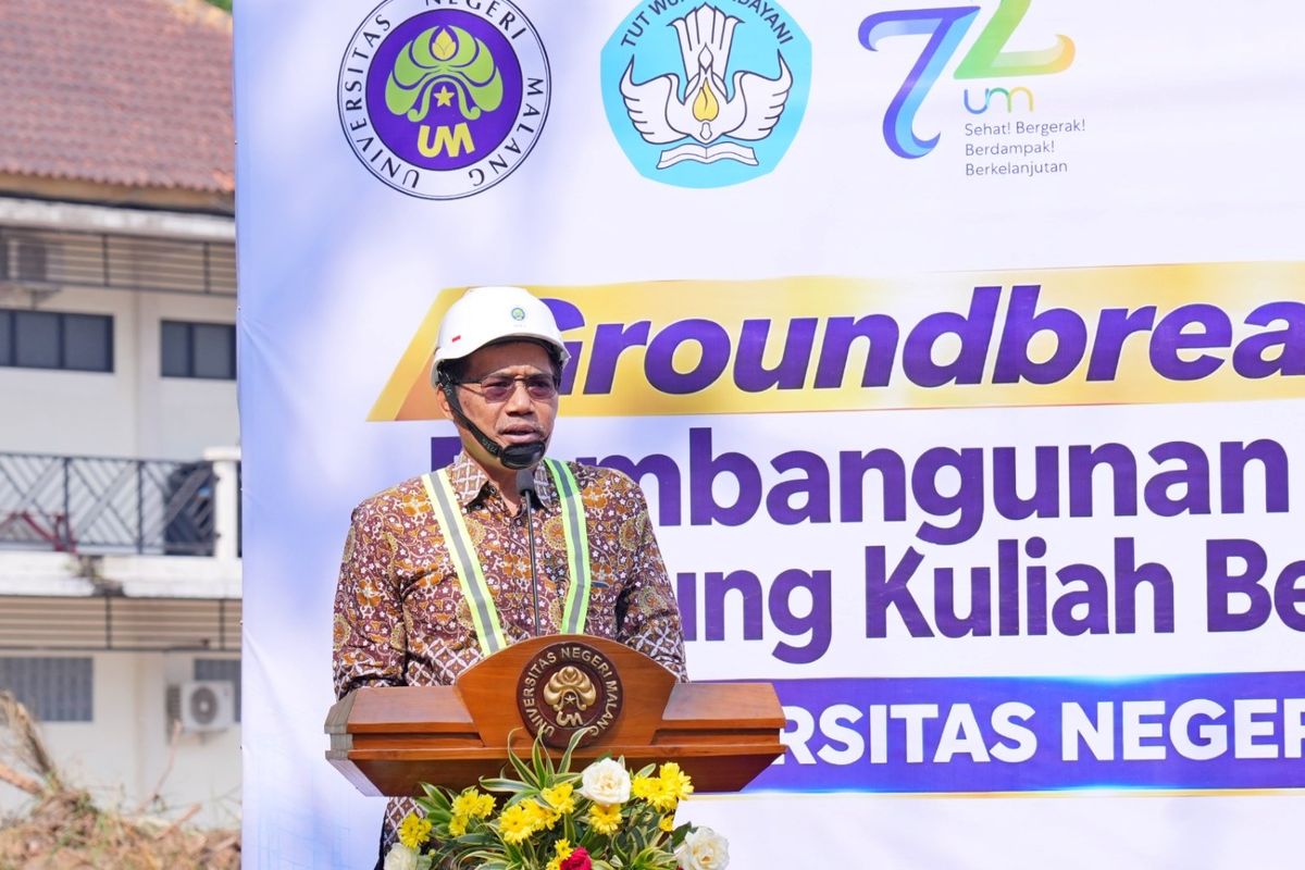 Rektor UM Prof Dr Hariyono, M Pd, menegaskan bahwa pembangunan GKB 3 harus dilaksanakan secara profesional. 
