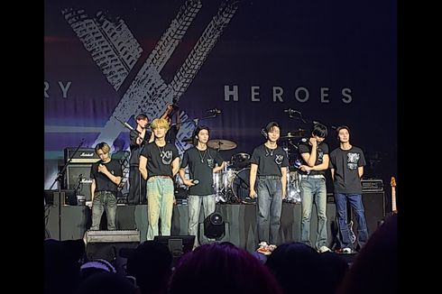 Xdinary Heroes Menangis Dapat Kejutan dari Villains Indonesia di Tengah Konser