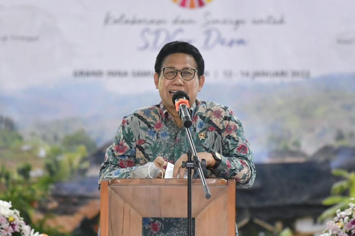 Menteri Desa, Pembangunan Daerah Tertinggal dan Transmigrasi Abdul Halim Iskandar saat membuka Rapat Kerja Sinkronisasi Rencana Kerja Kementerian Desa, Pembangunan Daerah Tertinggal dan Transmigrasi tahun 2022 bertema Kolaborasi dan Sinergi untuk SDGS Desa di Sukabumi, Jawa Barat, Rabu (12/1/2022).