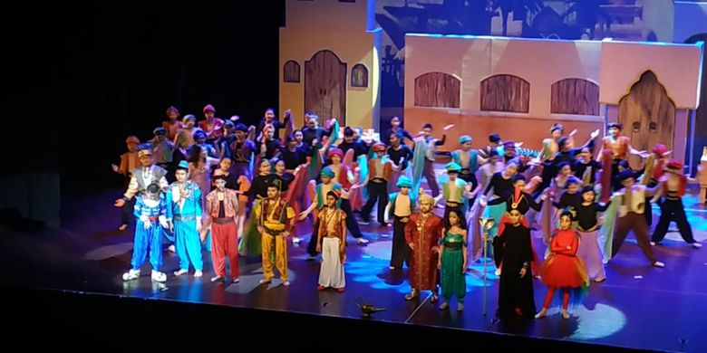 Sekolah Global Sevilla menggelar pementasan drama musikal Aladdin di Taman Ismail Marzuki, Jakarta, bertepatan dengan hari Valentine, 14 Februari 2019. 