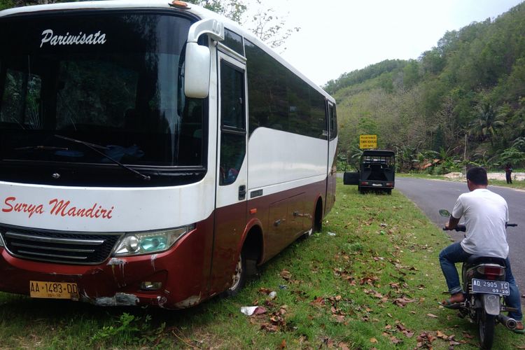 Bus Rombongan wisatawan Asal Klaten yang Mengalami Rem Blong