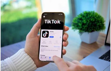 Konten Viral TikTokers Berhijab Pamer Payudara, Psikolog: Ada ...