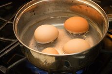 Ini Cara Terbaik Merebus Telur, Menurut Sains