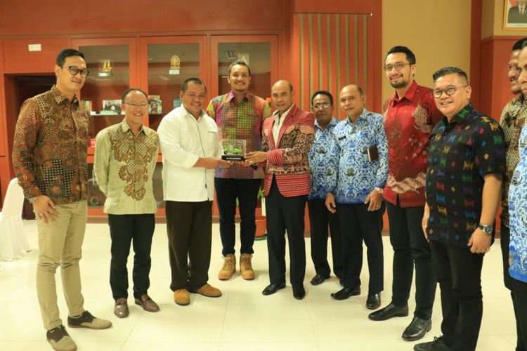 Pertemuan sejumlah pimpinan Go-Jek dengan Gubernur NTT Viktor Bungtilu Laiskodat di Kupang, Jumat (18/1/2019)